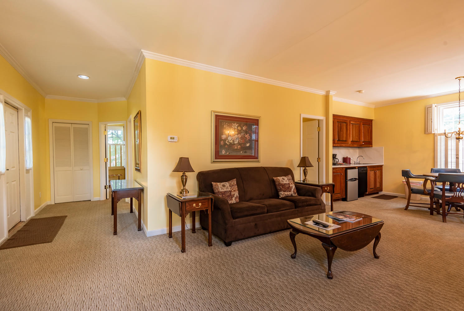 Honeymoon Suite 1096 Living Room