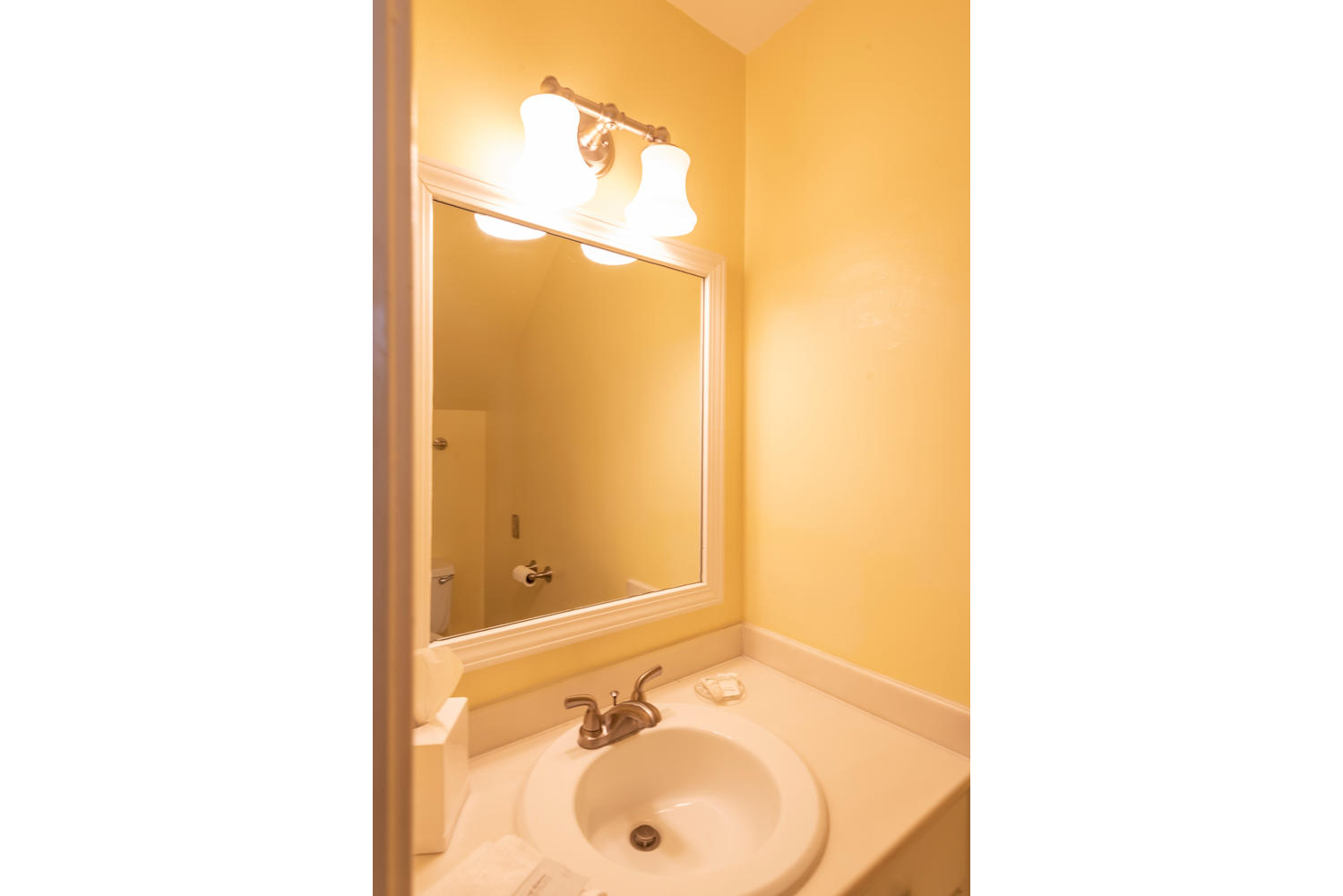 Suite-1151-Downstairs-Half-Bath