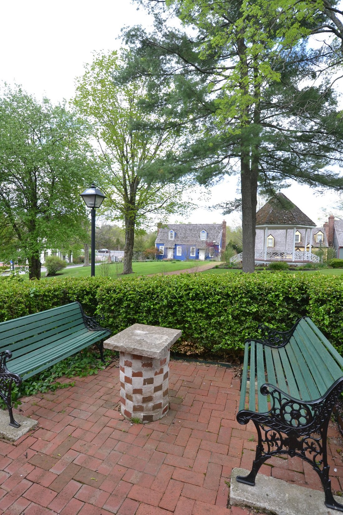 Flat Queen with Fireplace and Large Whirlpool Tub view from 1046